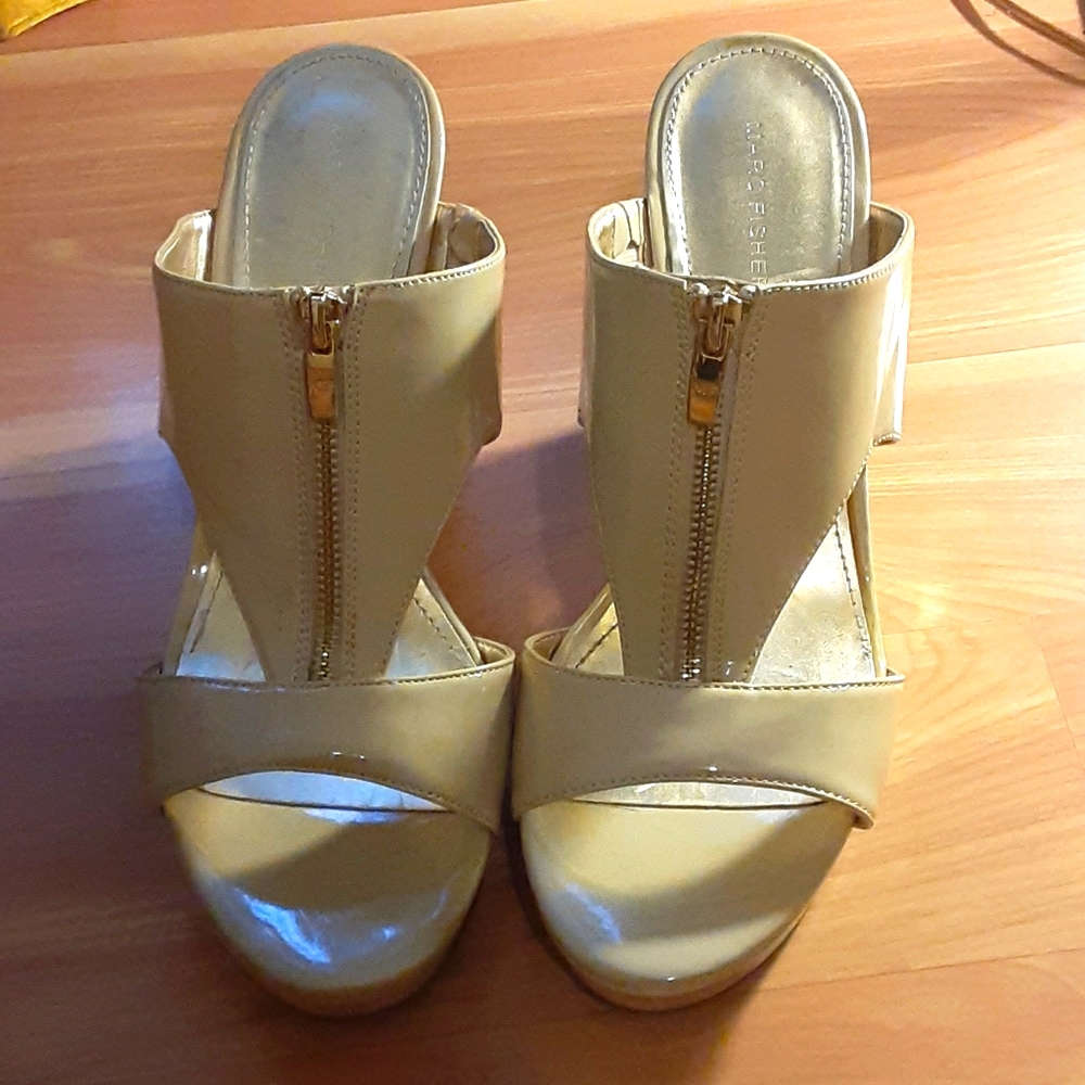 Marc Fisher size 11 cream wedges